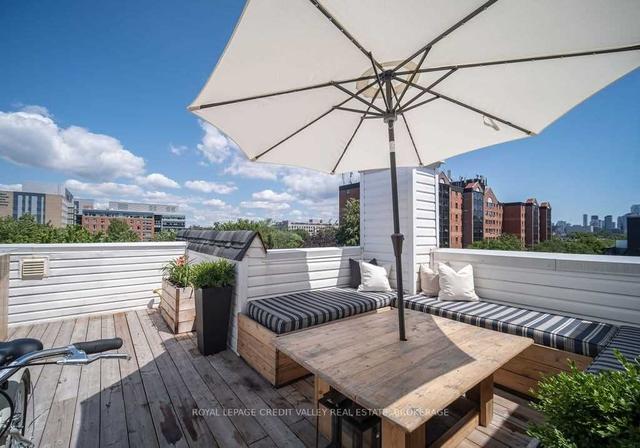 803 - 12 Sudbury St, Townhouse with 2 bedrooms, 2 bathrooms and 1 parking in Toronto ON | Image 9