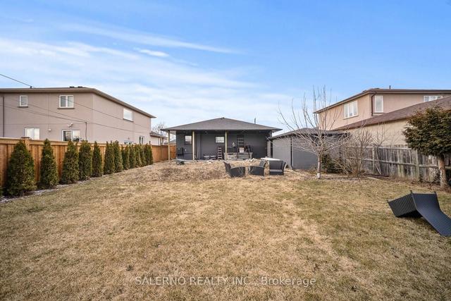 125 Gilley Rd, House detached with 2 bedrooms, 2 bathrooms and 4 parking in Toronto ON | Image 27
