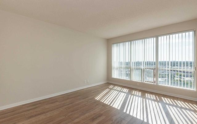 1609 - 8 Lee Centre Dr, Condo with 4 bedrooms, 3 bathrooms and 2 parking in Toronto ON | Image 3