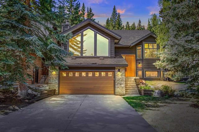 211 Spring Crescent, House detached with 3 bedrooms, 2 bathrooms and 4 parking in Banff AB | Image 1