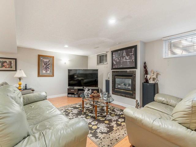 832 Vicki Dr, House detached with 3 bedrooms, 2 bathrooms and 7 parking in Pickering ON | Image 18