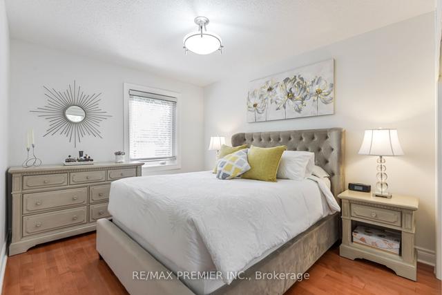 57 Lonborough Ave, House detached with 2 bedrooms, 2 bathrooms and 6 parking in Toronto ON | Image 4