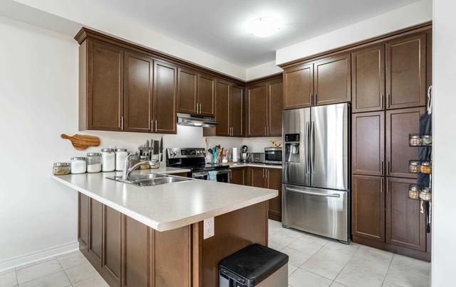 81 Algeo Way, House semidetached with 3 bedrooms, 3 bathrooms and 3 parking in Bradford West Gwillimbury ON | Image 2