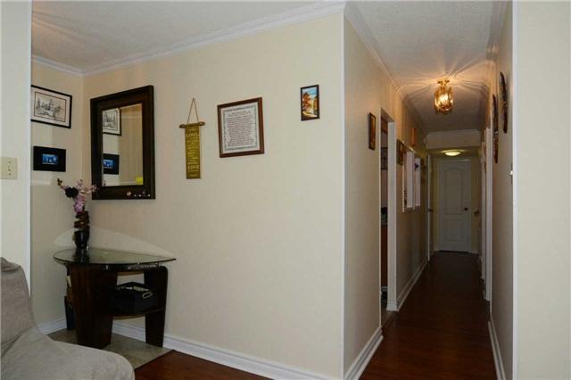 405 - 10 Tangreen Crt, Condo with 3 bedrooms, 2 bathrooms and 2 parking in Toronto ON | Image 5