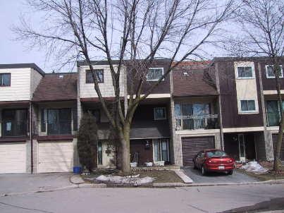 39 - 75 Blackwell Ave, Townhouse with 3 bedrooms, 2 bathrooms and 1 parking in Toronto ON | Image 1