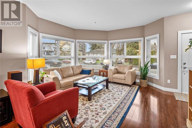 1 - 934 Craigflower Rd, House attached with 3 bedrooms, 3 bathrooms and 2 parking in Esquimalt BC | Image 6