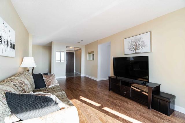 1104 - 24 Hanover Rd, Condo with 2 bedrooms, 2 bathrooms and 2 parking in Brampton ON | Image 3
