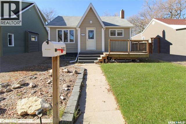 368 6th Avenue Nw, House detached with 3 bedrooms, 2 bathrooms and null parking in Swift Current SK | Image 1