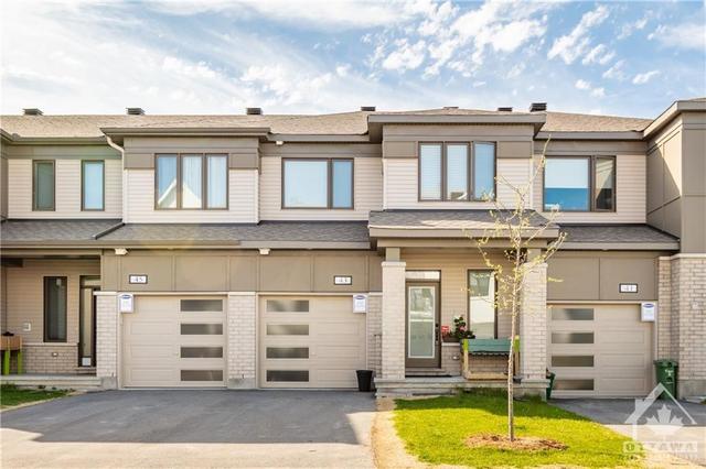 43 Caspian Row, Townhouse with 3 bedrooms, 3 bathrooms and 2 parking in Ottawa ON | Image 1