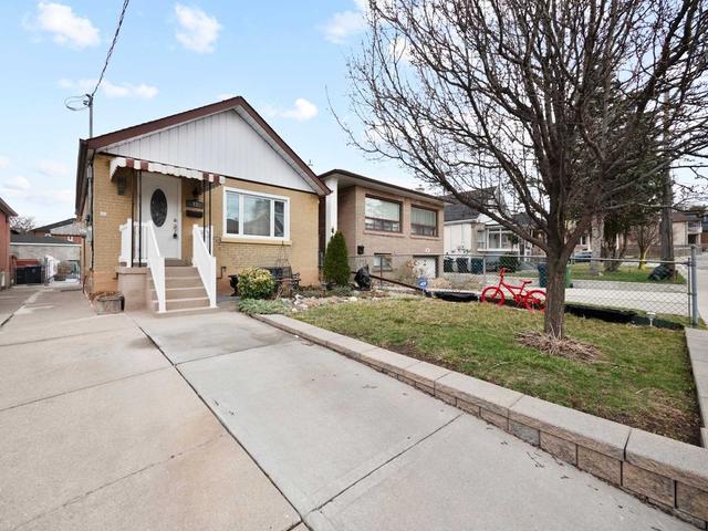 72 Ennerdale Rd, House detached with 2 bedrooms, 2 bathrooms and 1 parking in Toronto ON | Image 1