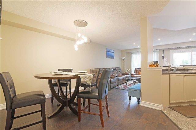 7022 Black Walnut Tr, House semidetached with 3 bedrooms, 4 bathrooms and 1 parking in Mississauga ON | Image 5