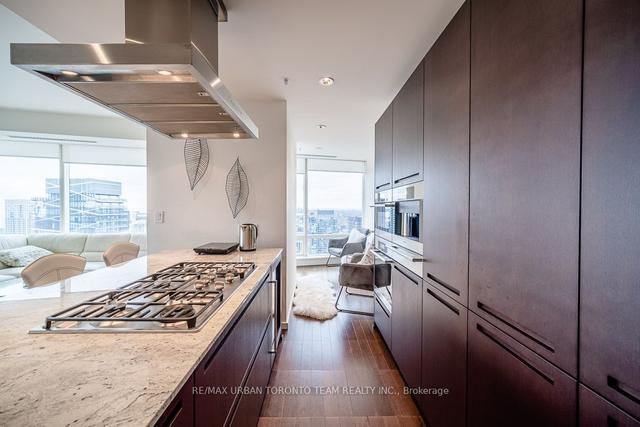 4801 - 180 University Ave, Condo with 2 bedrooms, 3 bathrooms and 1 parking in Toronto ON | Image 17