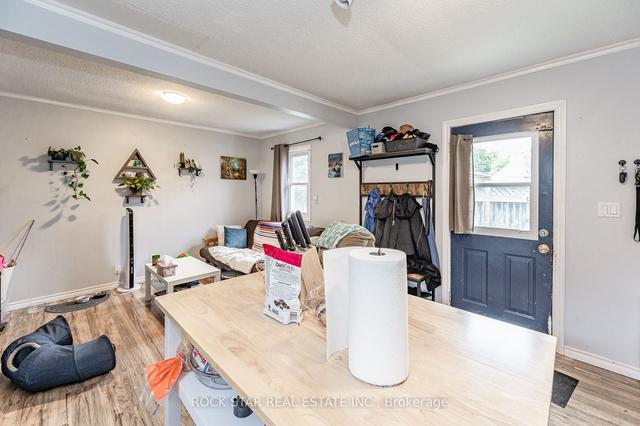 53 Kinsey St, House detached with 3 bedrooms, 2 bathrooms and 4 parking in St. Catharines ON | Image 11