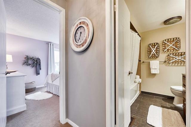 5 Daniels Cres, House detached with 3 bedrooms, 4 bathrooms and 4 parking in Ajax ON | Image 21