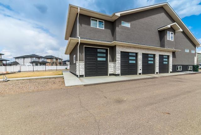 58 Somerside Gate Se, House detached with 7 bedrooms, 4 bathrooms and 6 parking in Medicine Hat AB | Image 1