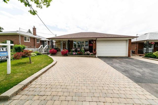15 Dundee Dr, House detached with 3 bedrooms, 2 bathrooms and 6 parking in Toronto ON | Image 1