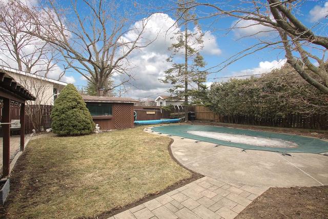 23 Lesterwood Cres, House detached with 3 bedrooms, 2 bathrooms and 2 parking in Toronto ON | Image 18