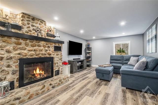 16509 Cedarvale Road, House detached with 3 bedrooms, 1 bathrooms and 10 parking in North Stormont ON | Image 5