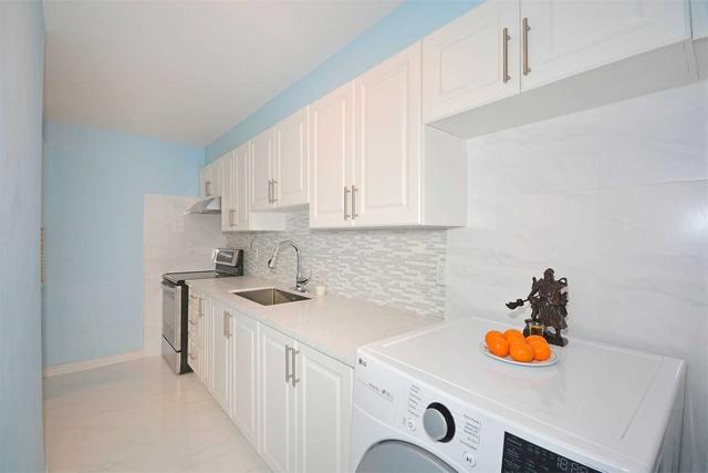 511 - 80 Grandravine Dr, Condo with 2 bedrooms, 1 bathrooms and 1 parking in Toronto ON | Image 4