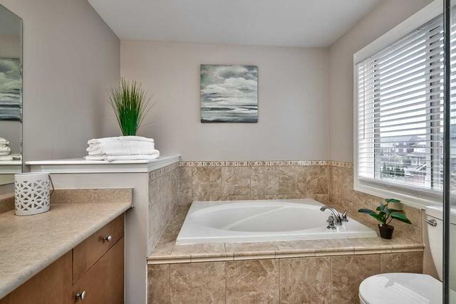 4090 Gunby Cres, House semidetached with 4 bedrooms, 4 bathrooms and 2 parking in Burlington ON | Image 2