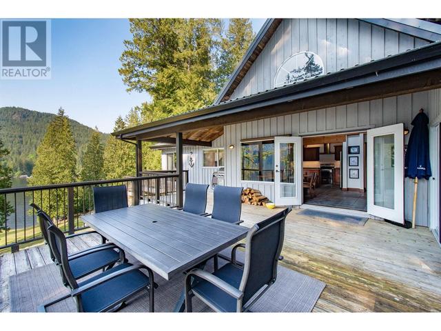 lot 1&2 West Bay Landing, House detached with 2 bedrooms, 2 bathrooms and null parking in Sunshine Coast F BC | Image 35