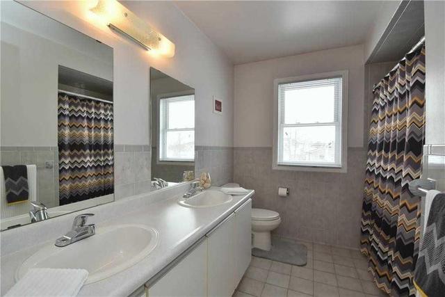 127 Valera Dr, House detached with 4 bedrooms, 3 bathrooms and 4 parking in Hamilton ON | Image 16