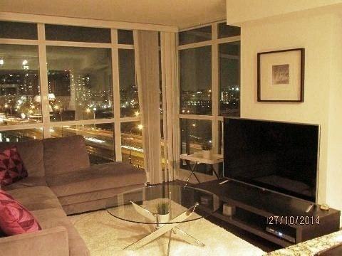 1360 - 209 Fort York Blvd, Condo with 1 bedrooms, 1 bathrooms and 1 parking in Toronto ON | Image 3