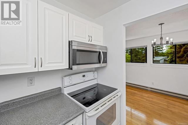 542 Carnation Pl, Condo with 2 bedrooms, 1 bathrooms and 1 parking in Saanich BC | Image 26