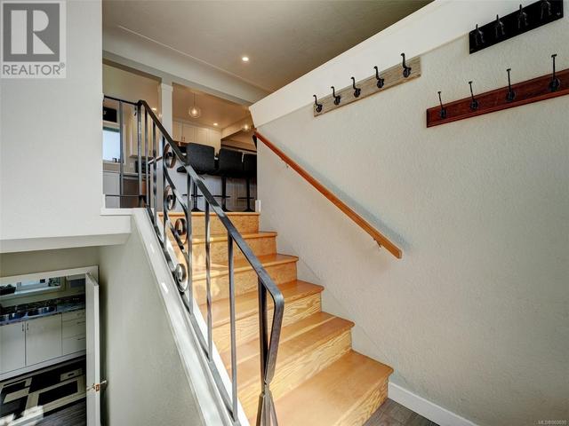 3240 Eldon Pl, House detached with 5 bedrooms, 2 bathrooms and 2 parking in Saanich BC | Image 20