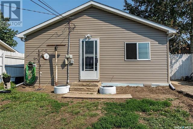 1007 Ominica Street E, House detached with 3 bedrooms, 1 bathrooms and null parking in Moose Jaw SK | Image 25