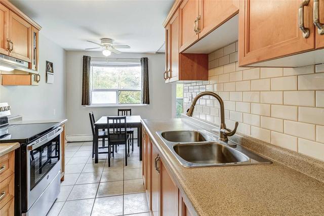 301 - 2411 New St, Condo with 2 bedrooms, 1 bathrooms and 1 parking in Burlington ON | Image 3