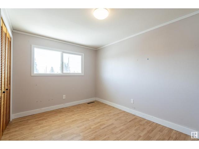 10715 53 Av Nw, House detached with 6 bedrooms, 2 bathrooms and 6 parking in Edmonton AB | Image 6