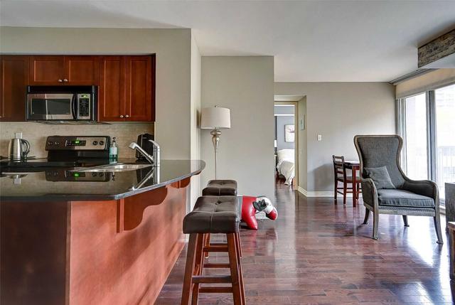 607 - 60 St Clair Ave W, Condo with 2 bedrooms, 1 bathrooms and 0 parking in Toronto ON | Image 19