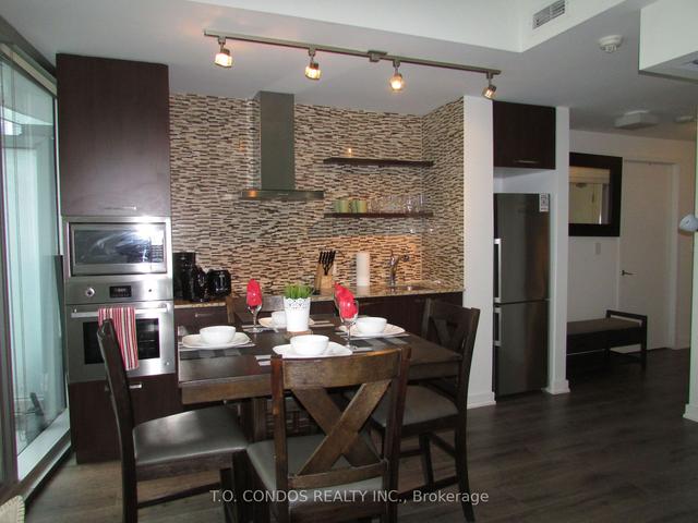1901 - 12 York St, Condo with 1 bedrooms, 1 bathrooms and 0 parking in Toronto ON | Image 12