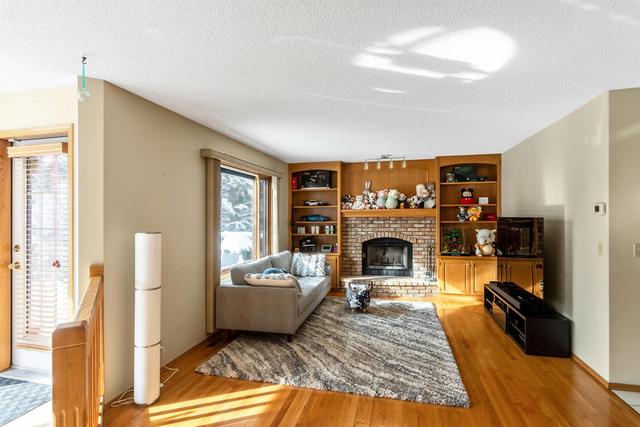 332 Hawkstone Close Nw, House detached with 4 bedrooms, 3 bathrooms and 4 parking in Calgary AB | Image 14