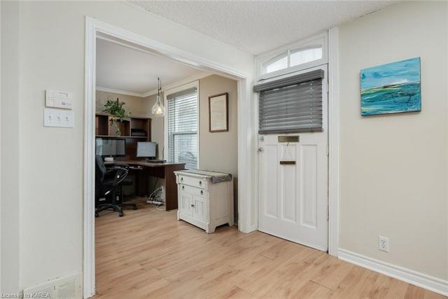 293 Montreal Street, House detached with 2 bedrooms, 1 bathrooms and 1 parking in Kingston ON | Image 17