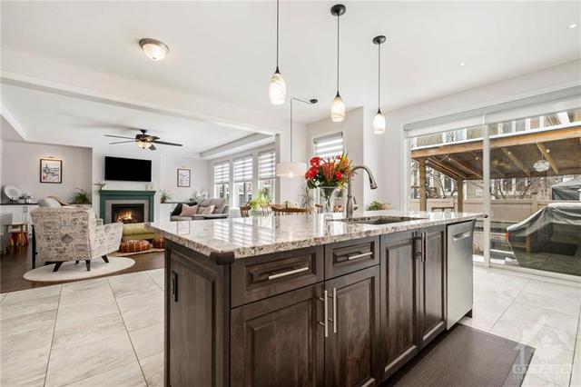 337 Eucalyptus Circle, House detached with 4 bedrooms, 4 bathrooms and 4 parking in Ottawa ON | Image 11