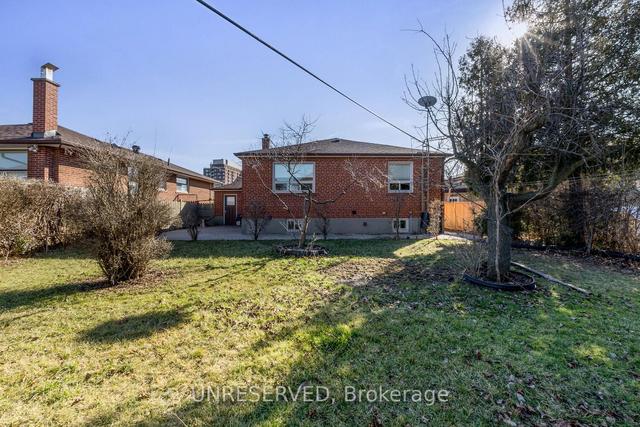 23 Sunfield Rd, House detached with 3 bedrooms, 2 bathrooms and 5 parking in Toronto ON | Image 33