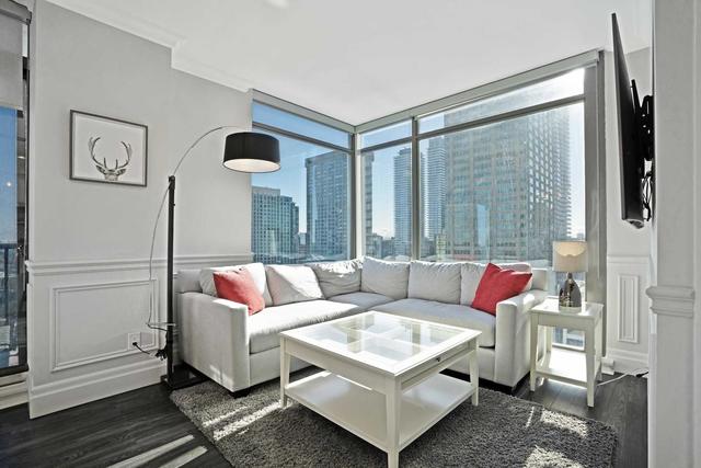 2102 - 18 Yorkville Ave, Condo with 2 bedrooms, 2 bathrooms and 1 parking in Toronto ON | Image 2