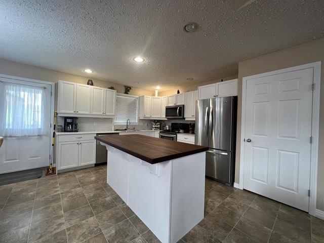 20 Skaggs Crossing, House detached with 5 bedrooms, 3 bathrooms and 4 parking in Whitecourt AB | Image 13