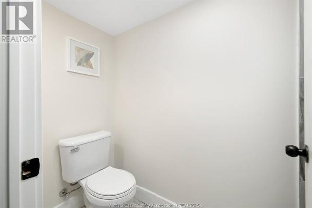 381 Watson, House detached with 5 bedrooms, 2 bathrooms and null parking in Windsor ON | Card Image