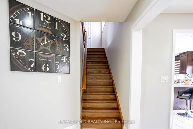 8 Upshall Rd, House detached with 4 bedrooms, 4 bathrooms and 6 parking in Brampton ON | Image 7