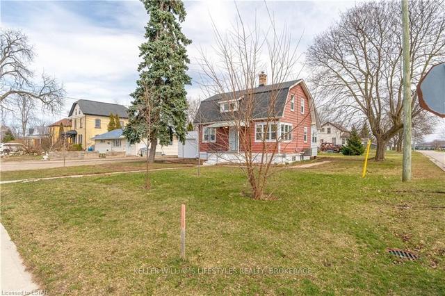 59 Main St S, House detached with 3 bedrooms, 2 bathrooms and 5 parking in Lambton Shores ON | Image 34
