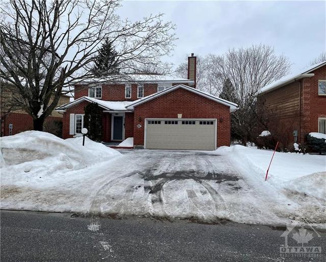 62 Trailway Circle, House detached with 3 bedrooms, 3 bathrooms and 6 parking in Ottawa ON | Image 1
