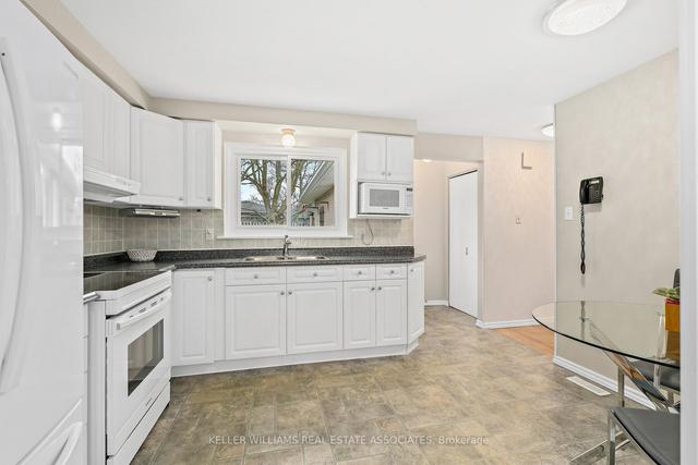 36 Irwin Cres, House detached with 3 bedrooms, 2 bathrooms and 3 parking in Halton Hills ON | Image 3