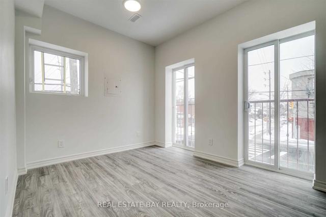 032 - 63 Scarlett Rd, House detached with 1 bedrooms, 1 bathrooms and 0 parking in Toronto ON | Image 24