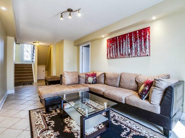 58 Dunlop Crt, House attached with 3 bedrooms, 3 bathrooms and 3 parking in Brampton ON | Image 33