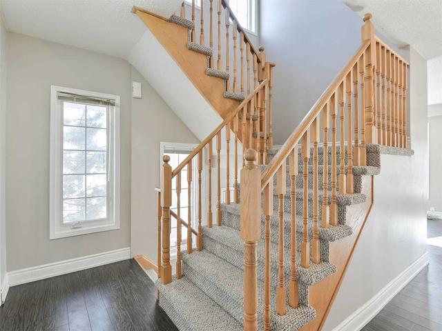 91 Bernard Ave, House attached with 3 bedrooms, 4 bathrooms and 2 parking in Brampton ON | Image 31
