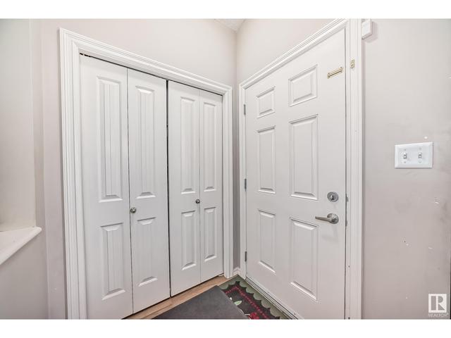 2333 28a Av Nw Nw, House detached with 4 bedrooms, 2 bathrooms and null parking in Edmonton AB | Image 2