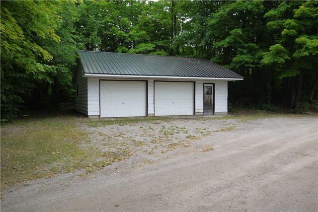 712 Lake Dalrymple Rd, House detached with 3 bedrooms, 1 bathrooms and 10 parking in Kawartha Lakes ON | Image 3